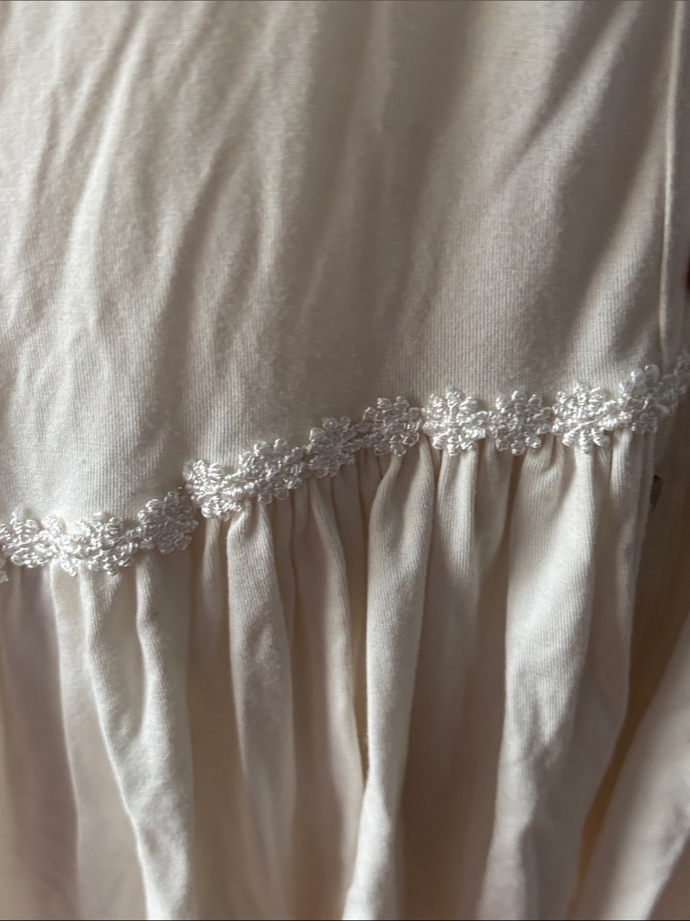Vestique Cream Button-Front Ruffle-Hem Camisole - Picture 5 of 8